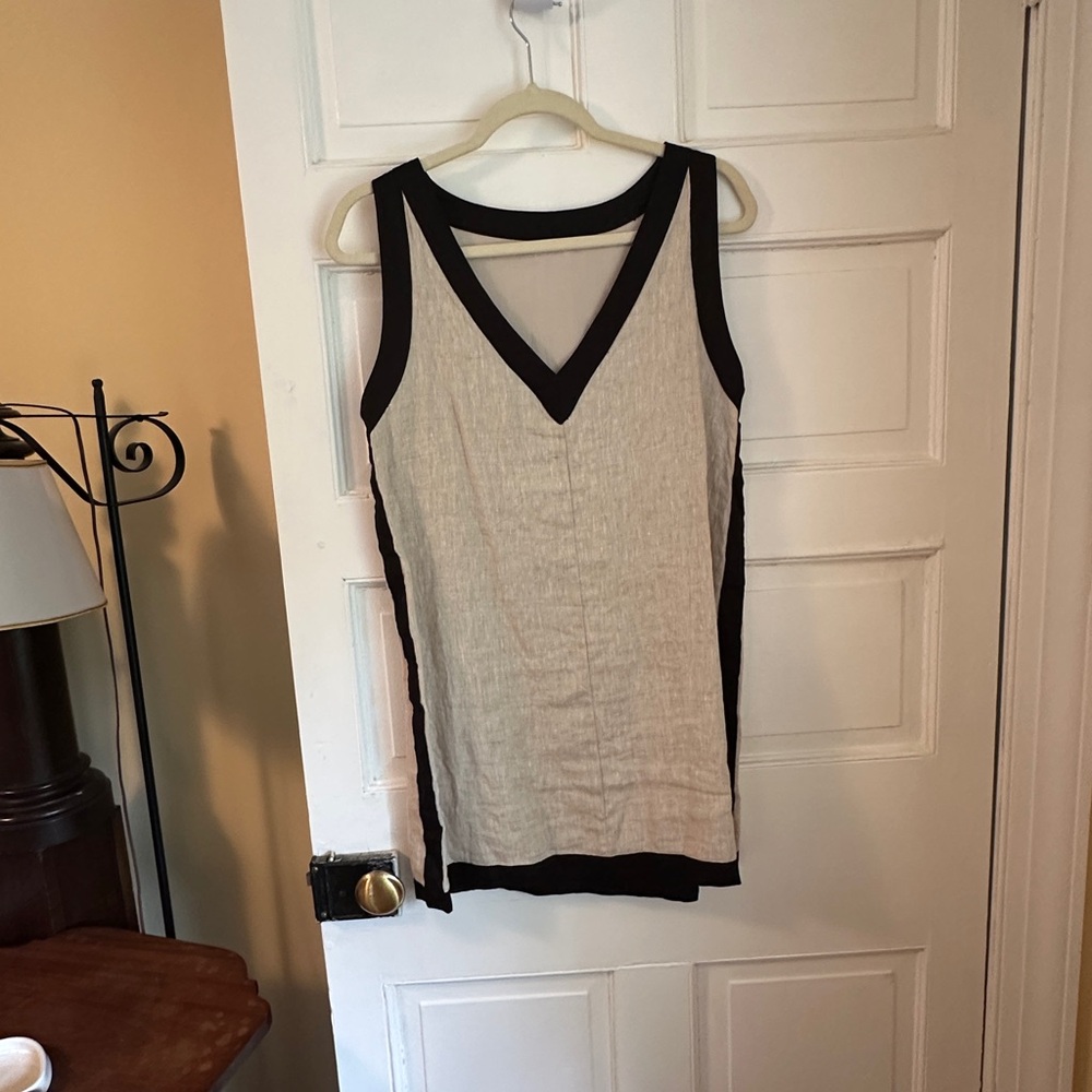 DISSH Gray and Black Fitted Sleeveless Tank Top